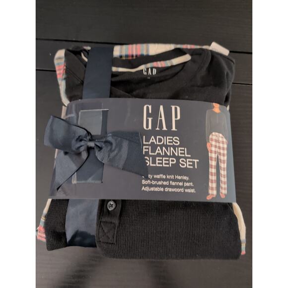 Gap Other - Women's GAP Flannel Pajama 2 Piece Set Pink Stripe Size M
